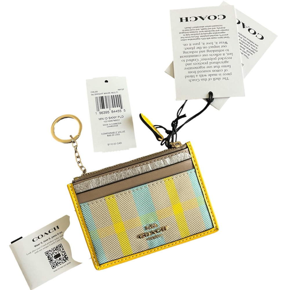 Coach Maize Plaid CardHolder w/ Keychain - NWT